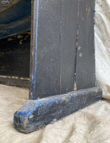 An antique Georgian painted pine tavern settle of small proportions