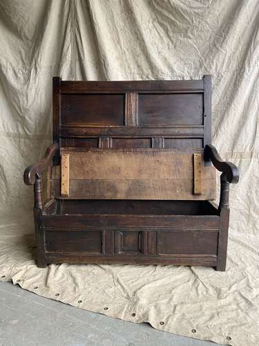 A charming antique 18th century Welsh panelled oak box settle