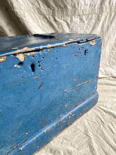 An antique Victorian Leicestershire railway painted pine storage box settle