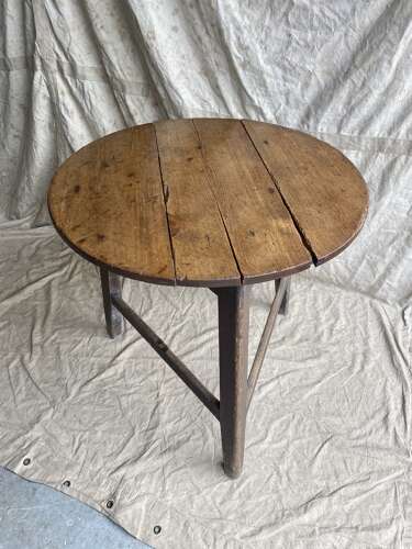 A primitive antique Welsh mid 19th century pine cricket table