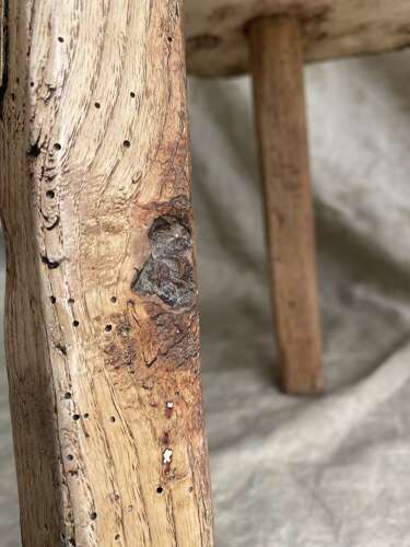 A wide antique elm and ash 19th century Irish famine hedge chair