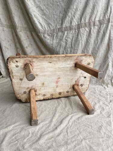 A wide antique elm and ash 19th century Irish famine hedge chair
