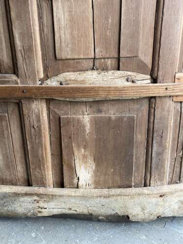 A remarkable rare 8ft early 17th century antique elm and pine barrel back tavern settle