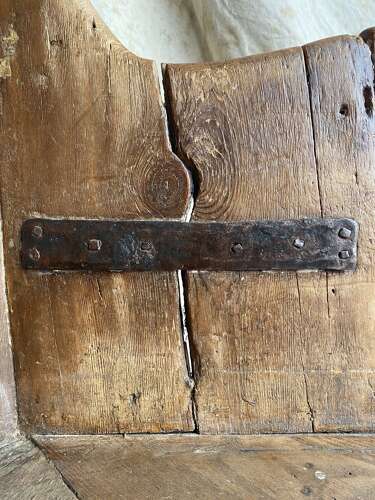 A remarkable rare 8ft early 17th century antique elm and pine barrel back tavern settle