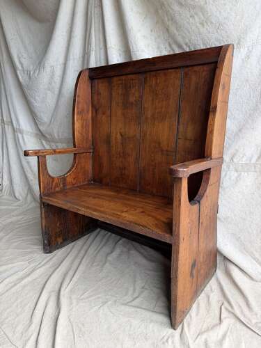 A Georgian Welsh antique pitch pine settle