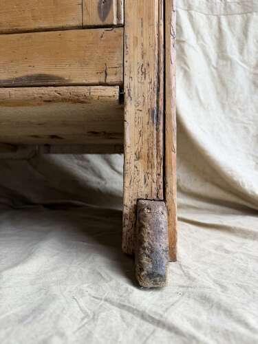 A 19th century Irish pine one piece antique dresser
