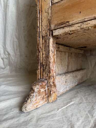 A 19th century Irish pine one piece antique dresser