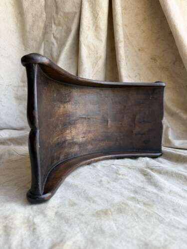 A Georgian mahogany antique cheese coaster